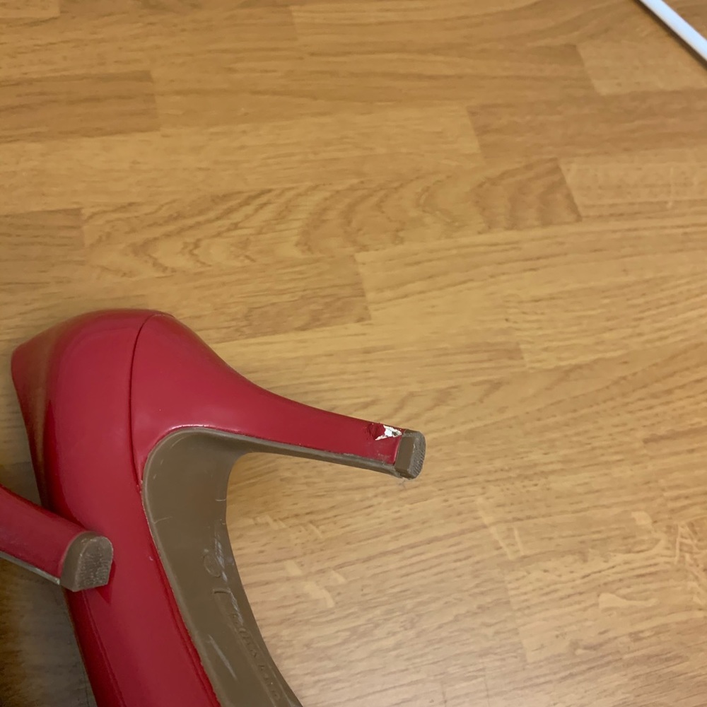 Red heels - Picture 4 of 4